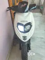 Aprilla scooty good condition available in best price good milage