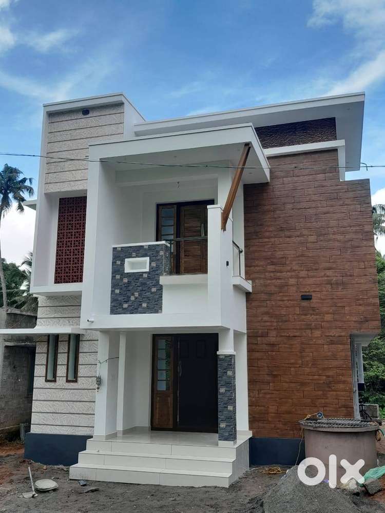 2 bhk house at Arimbur