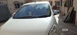 Me car bech raha hu