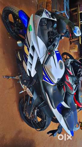 Yamaha r15