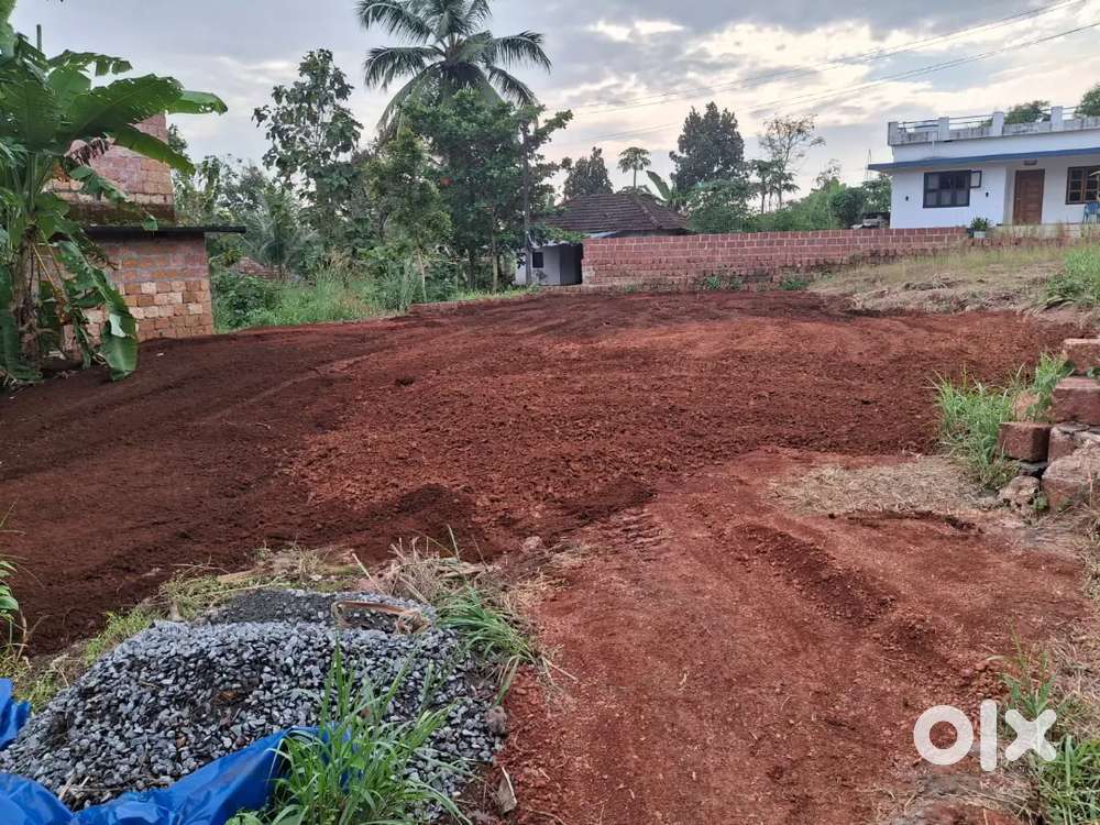 10 cent square plot for sale