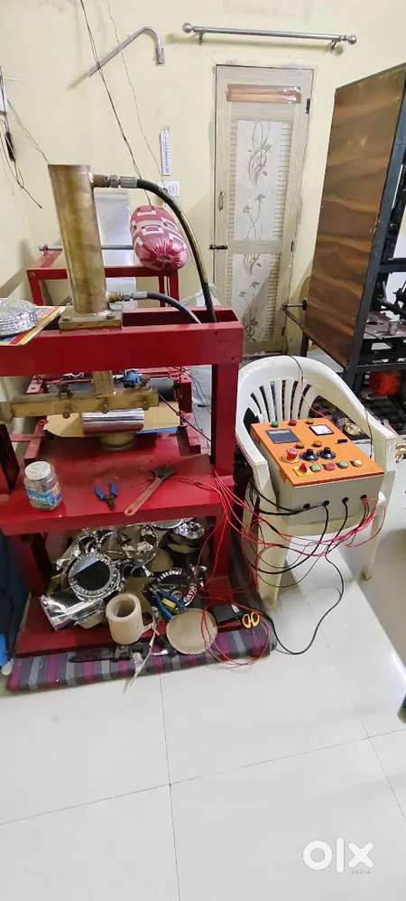 Paper plate crank machine