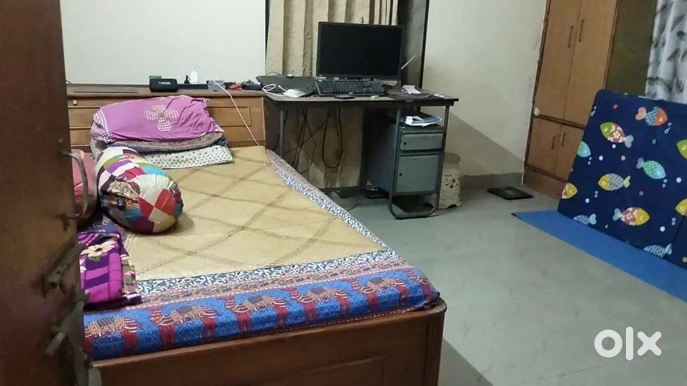 Independent couple friendly room Bamunimaidan