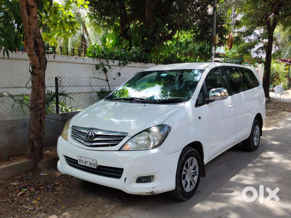 Toyota Innova 2004-2011 2.5 G (Diesel) 8 Seater BS IV, 2006, Diesel