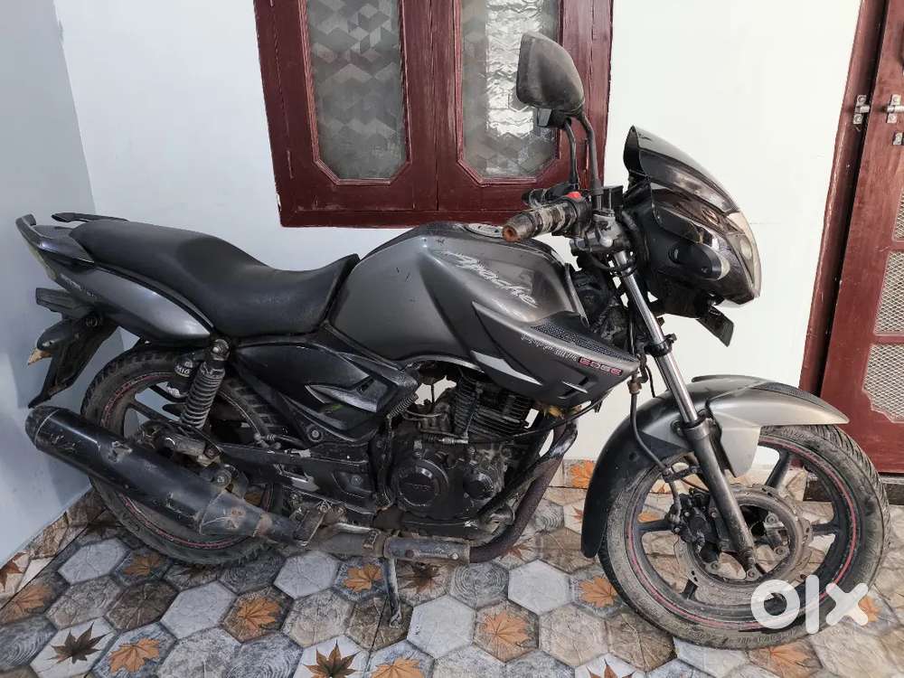 TVS Apache RTR 160 dual disc brakes