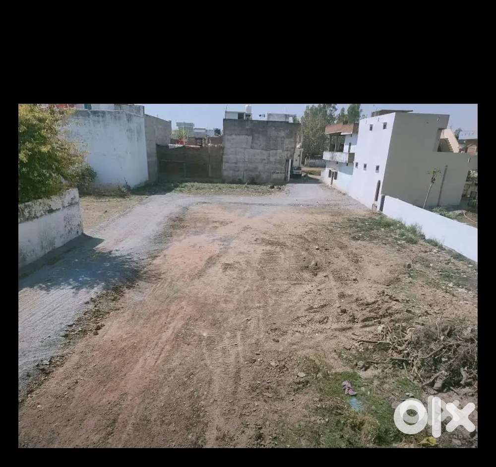 East facing plots , area 1200-2200 sqft. Tak price 1700