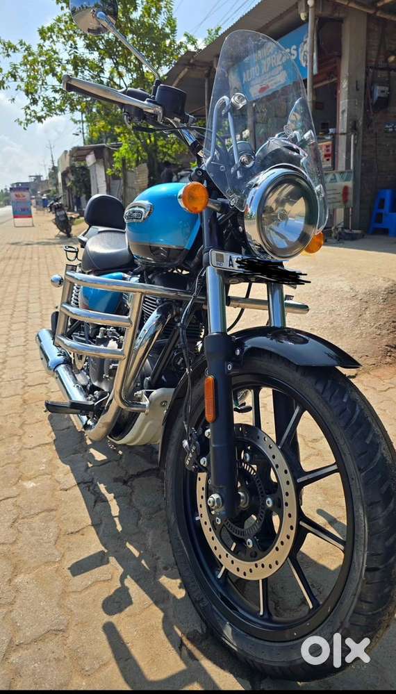 Royal Enfield meteor 350 supernova