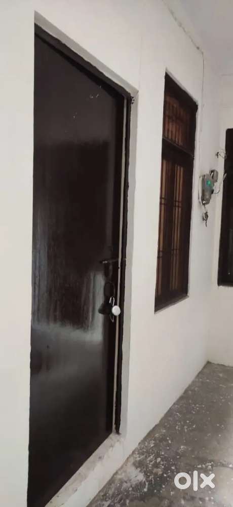 Separate 1 room with attached bathroom in amir Nisha  (only students)