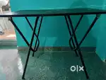 Folding table