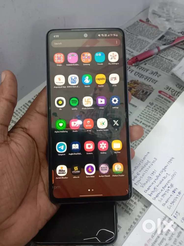 Samsung A52s  5G mobile charger के साथ