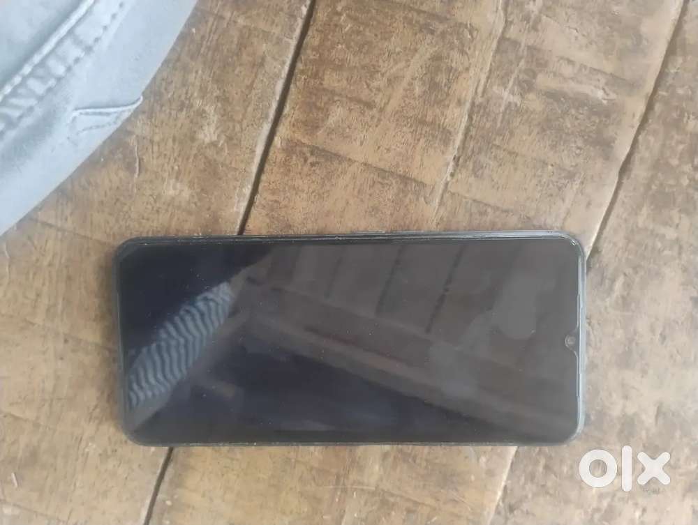 Realme c35