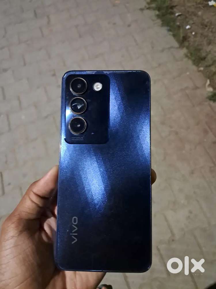 Vivo y200e 5gA one condition 8+8