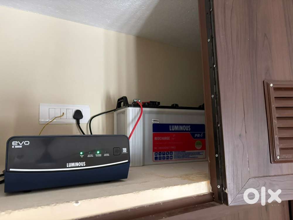 UPS invertor with battery