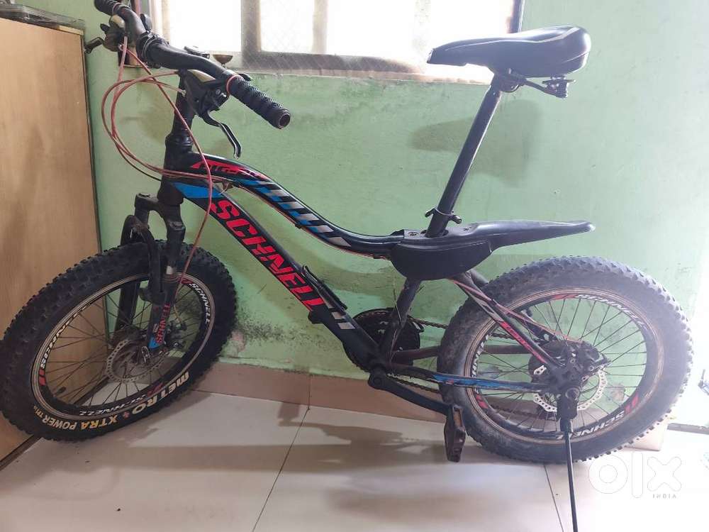 Streethawk kids Bicycle in black and read colour