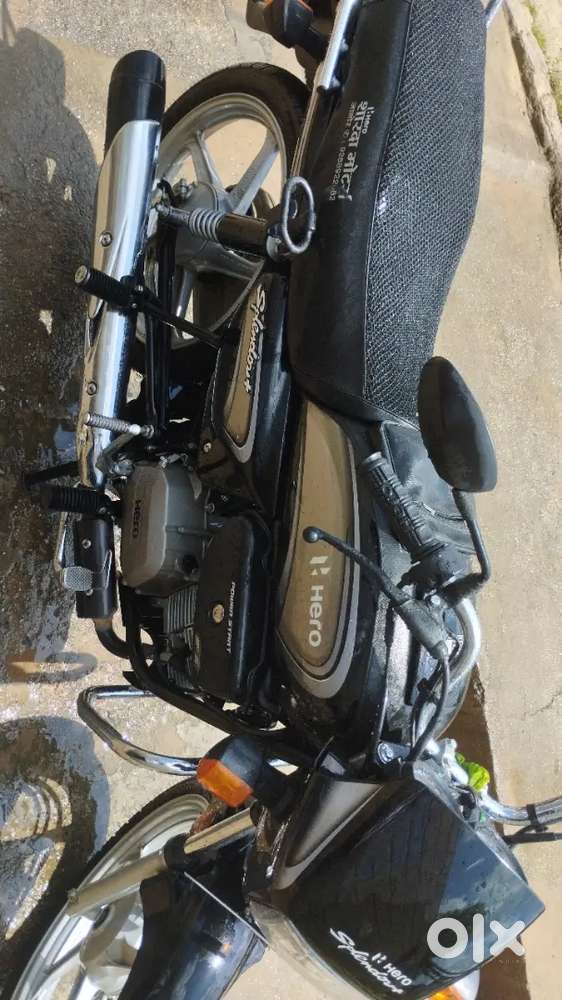 Yah bike beshna hai first owner hai 2mahina use kiya hua hai