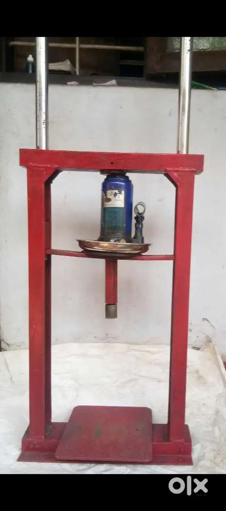 Hydrolic juice making machine