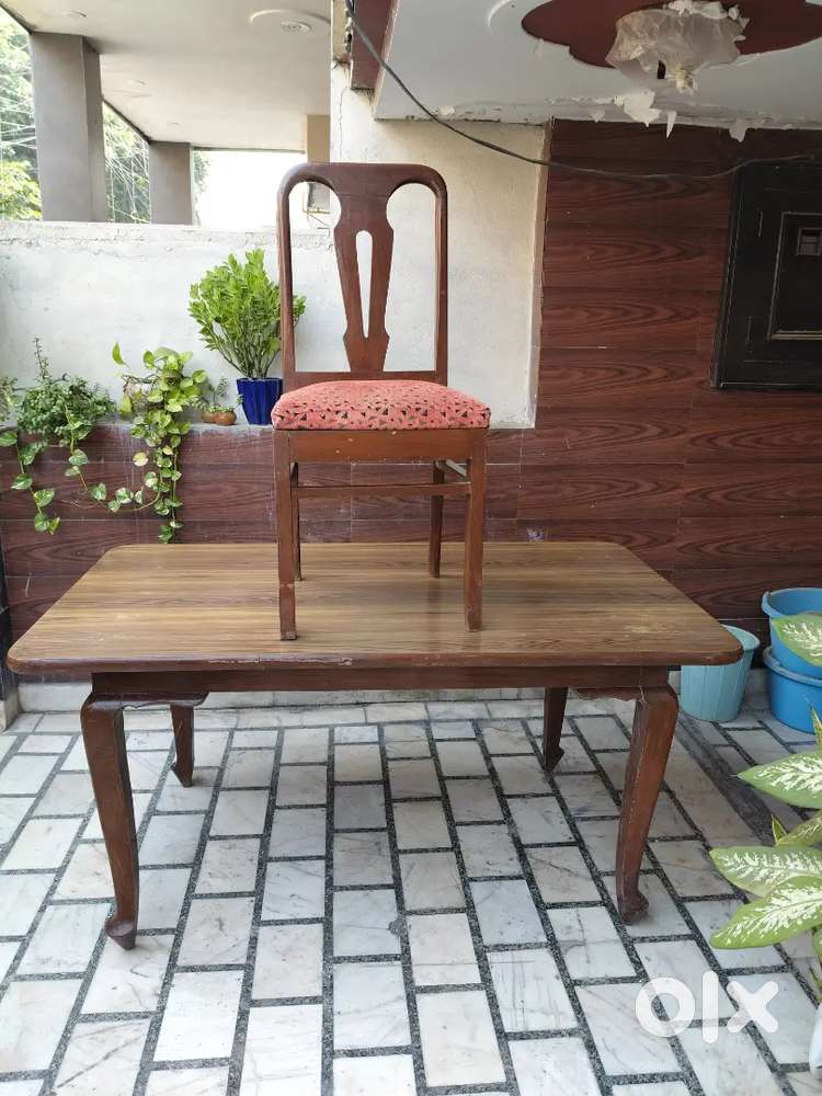 Dining Table with 6 Chairs