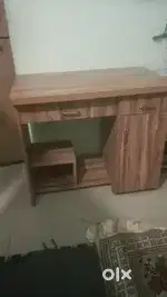 Computer table