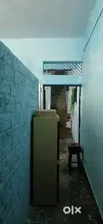 1 Fan nd 2 bed hai pass mein shop bhi hai aur coaching bhi hai
