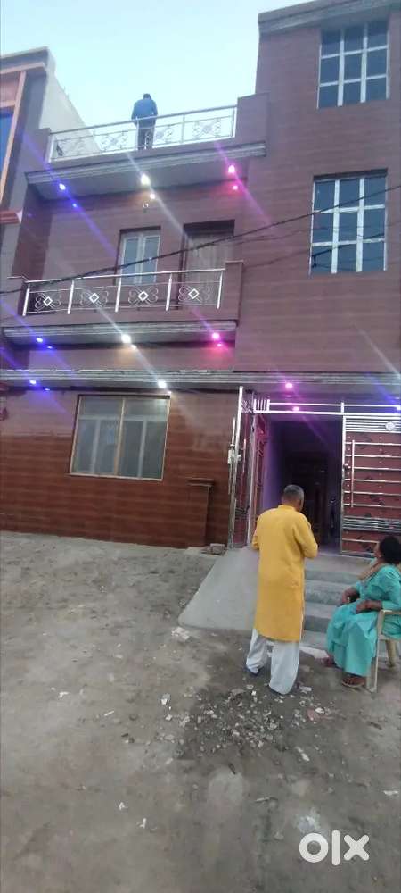 One room with attach washroom Vrindavan colony mathurapur c b ganj