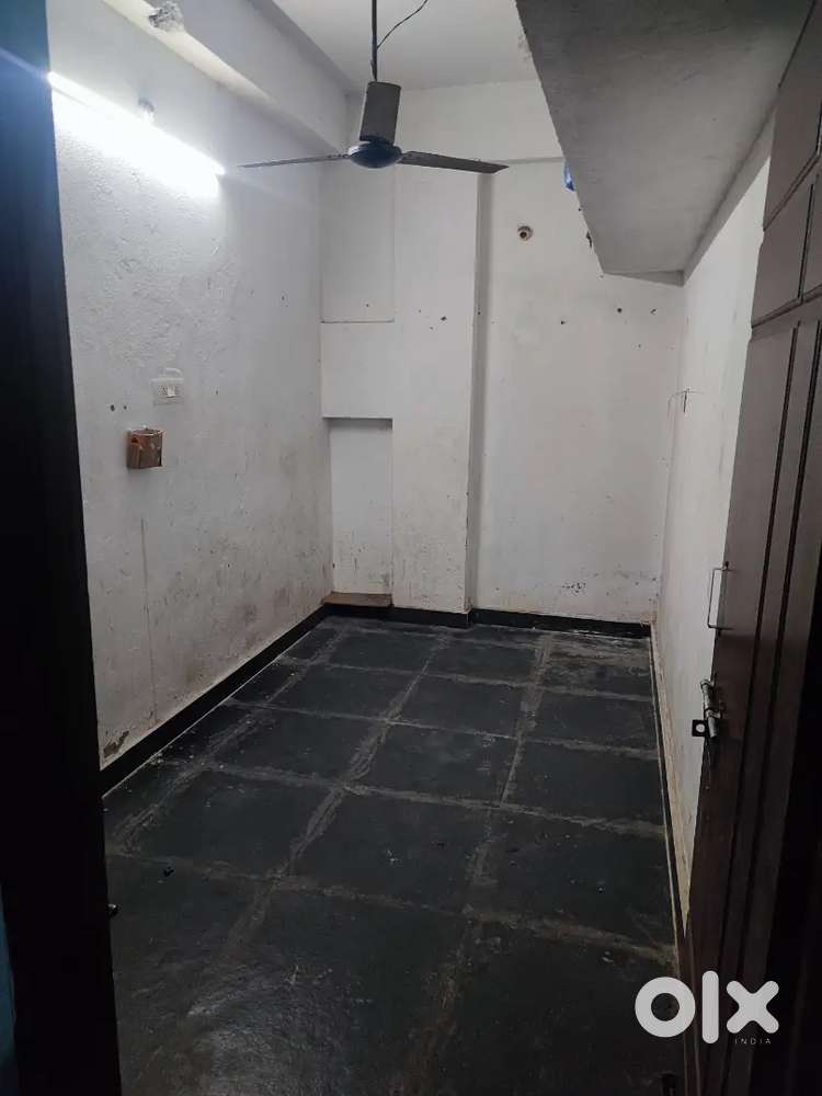 Single room with washroom