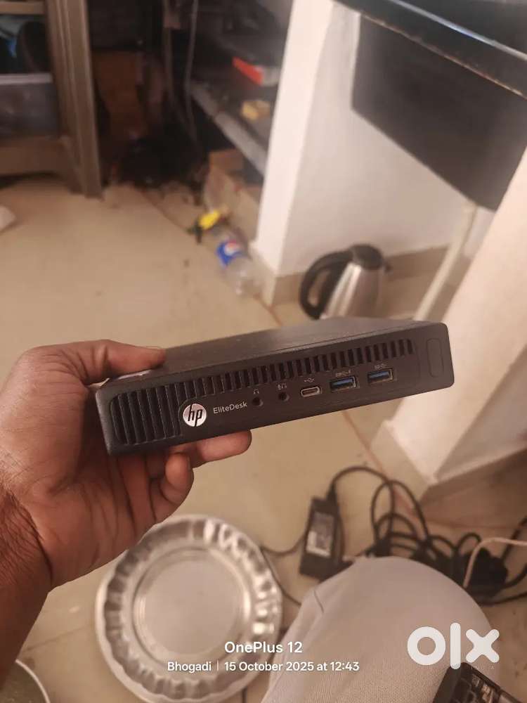 Hp tiny pc ( i5 6th/ 8gb / 256gb SSD)