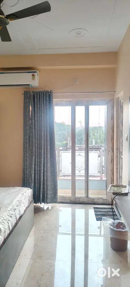 KTA KRISHNA PROPERTY 24 ROOM HOTEL IN SARNATH @ 3 LAKHS