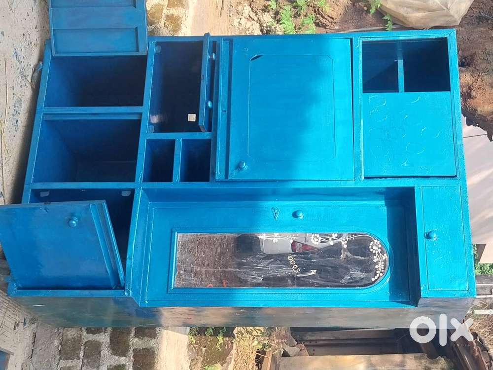 Royal Vintage wardrobe