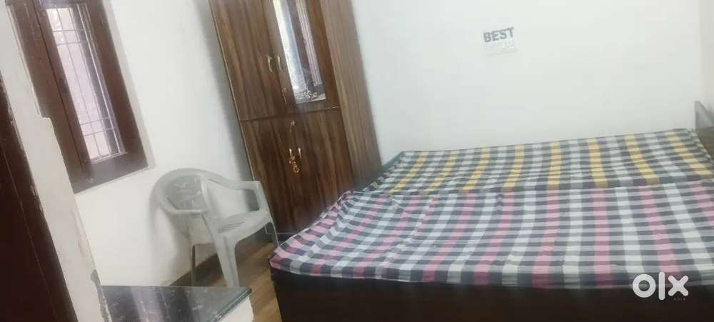Room for girls near Central University office,b.ed college
