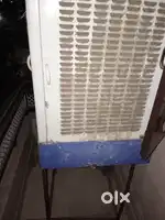 Air cooler with stand