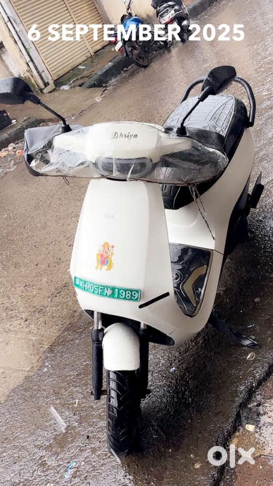 OLA S1 Air Pearl Glossy White