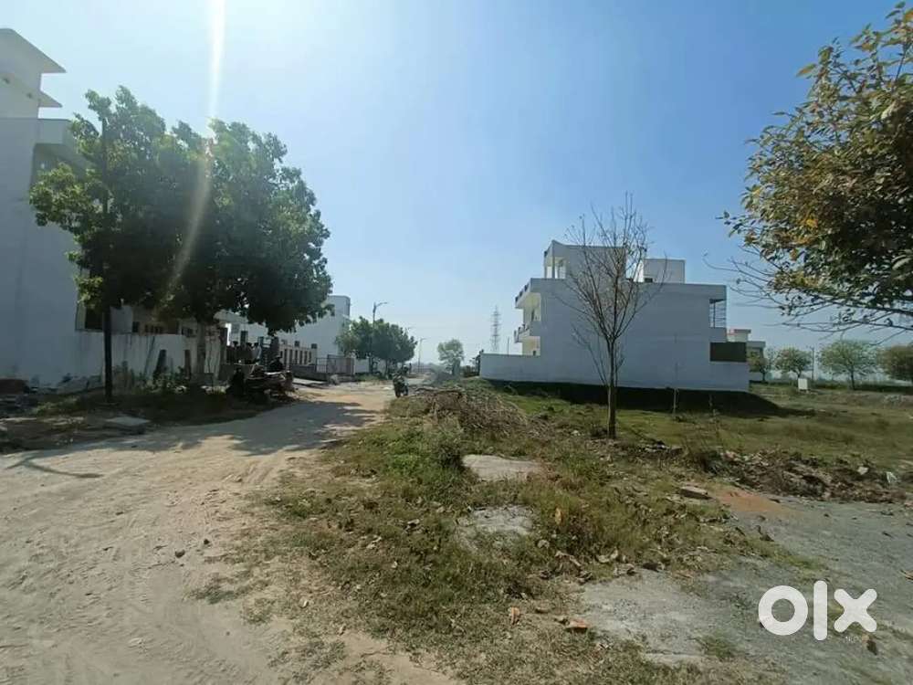 350 gaj North East Corner plot for Sale in HSVP Sector-27, Rohtak