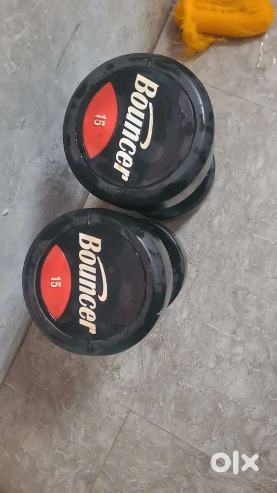 1 bench  dumbel 5kg 7.5 kg 15 kg   plates 15 kg 5 kg 10 kg