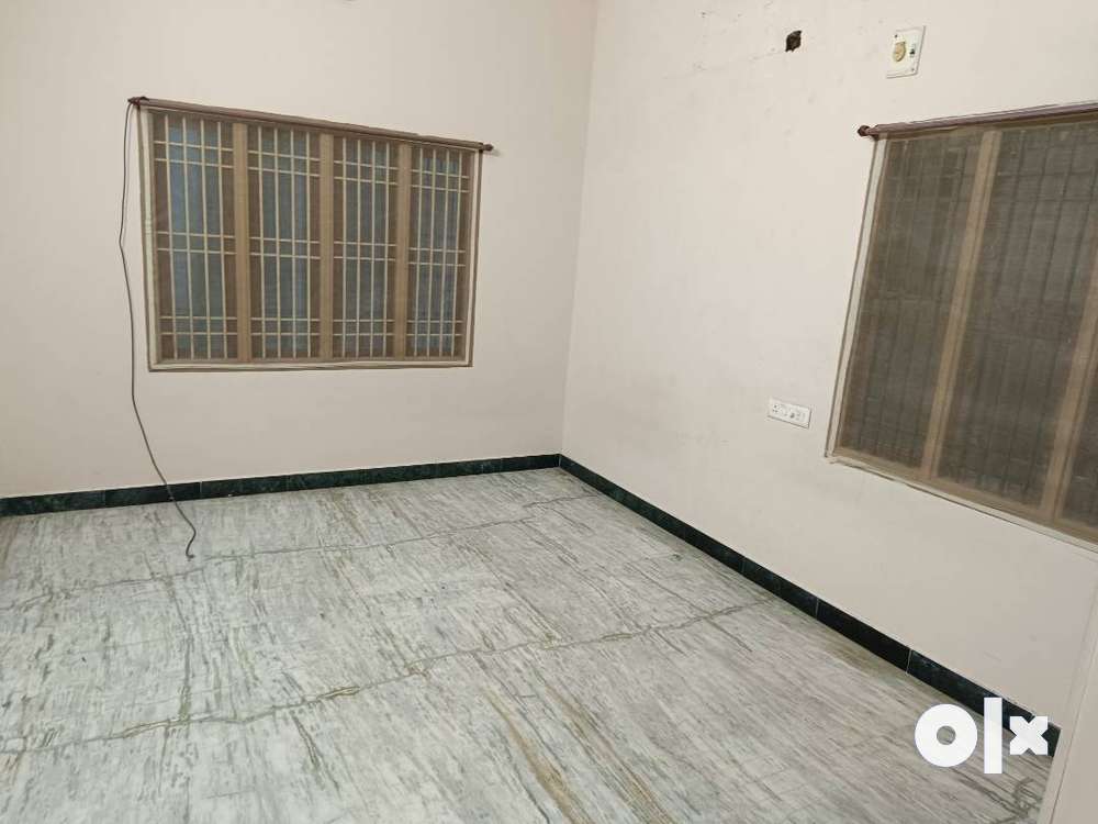 3BHK BIG HOUSE WITH CAR PARKING for Rent