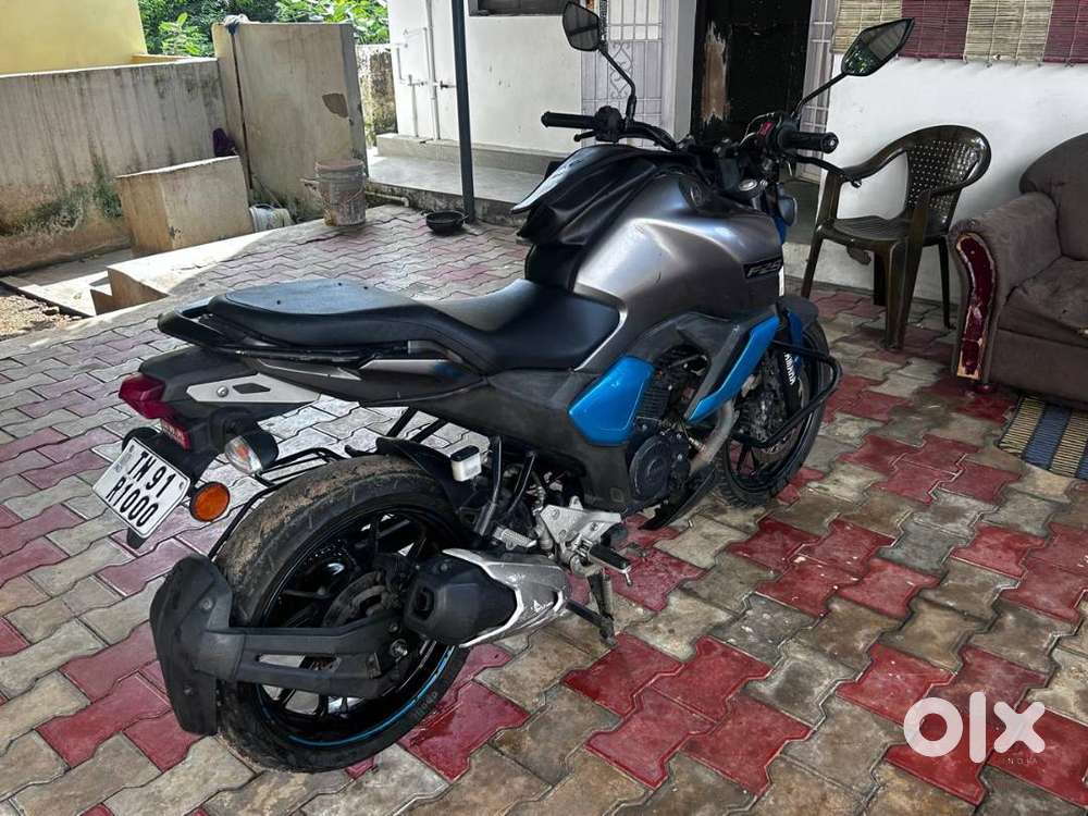 YAMAHA FZS V3