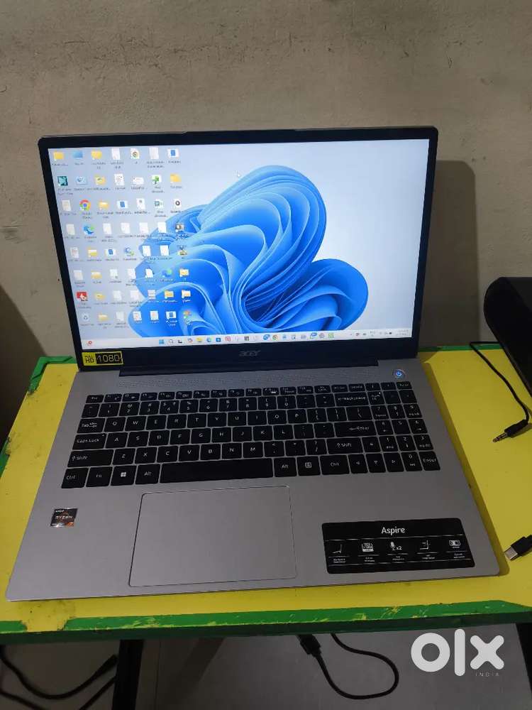 Acer Aspire 3 three month old good laptop