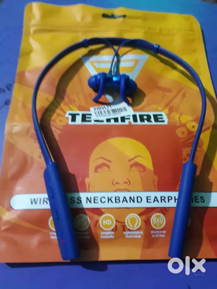 Wireless neckband earphone