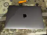 MacBook A1989 display and body