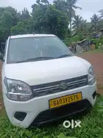Taxi driver with Gaon taxi batch license