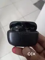 JBL wireless earphone