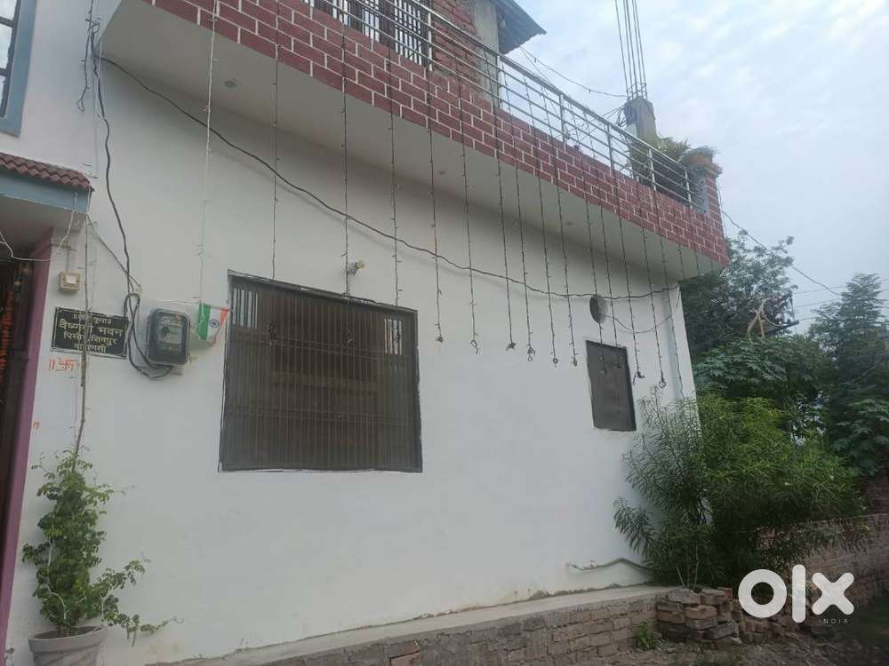 Pisaur ambedakar park ke pass