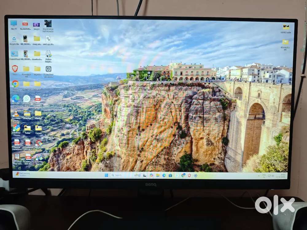 Benq 27inch ips 1080p GW2780 1 year Benq warranty Bill mint condition