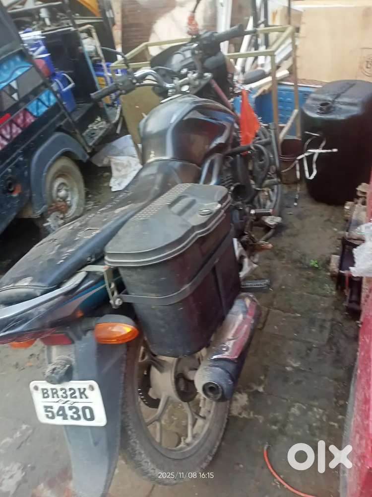 BAJAJ DISCOVER 125