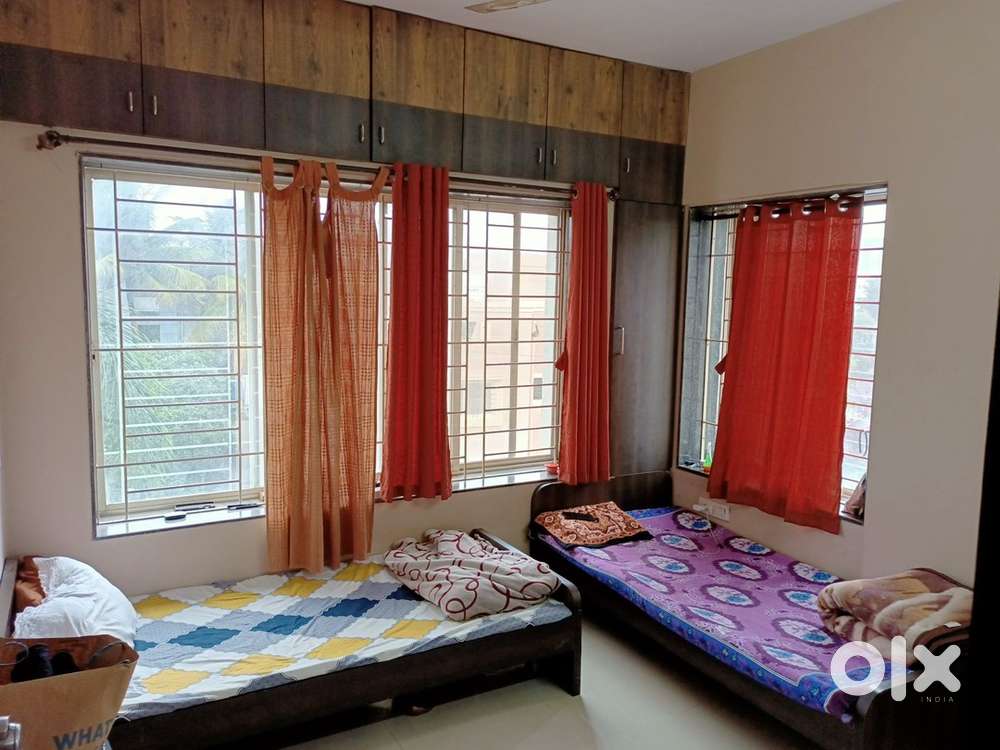 Required female flatmate