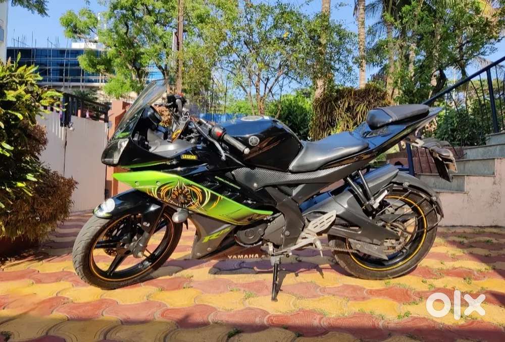 R15 V2 Limited edition thunder green