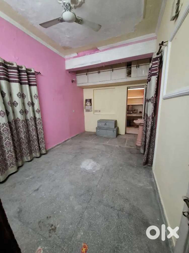 Flat for sale 3 room set near airport road