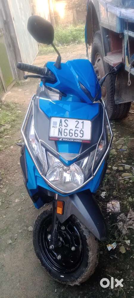 Honda dio 110 .