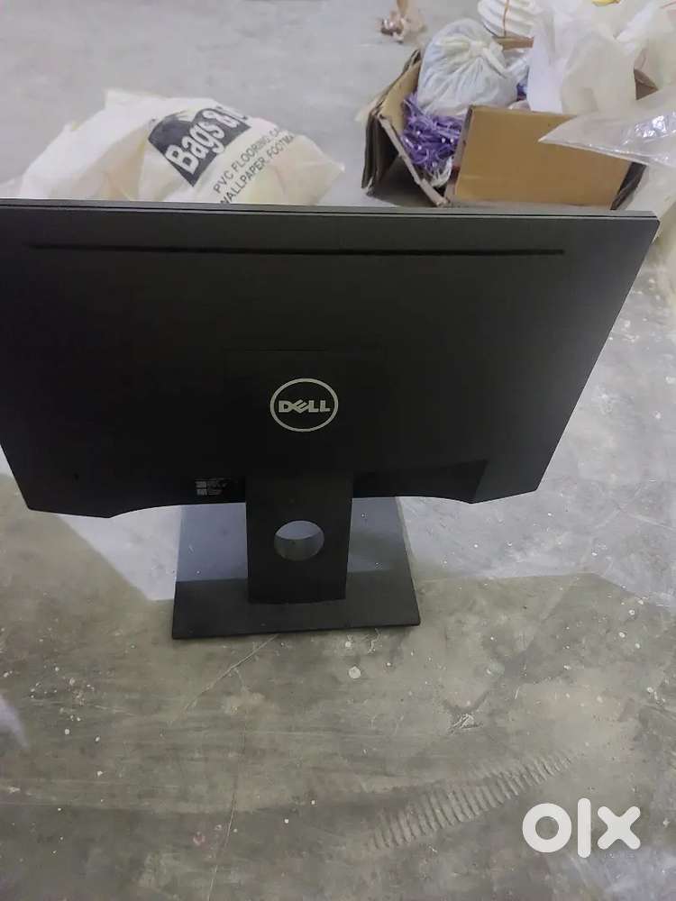3 unit Dell 24inch lcd monitor with stand or wall mount