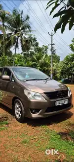Toyota Innova 2012 Diesel sale or exchange 5 lak loan available