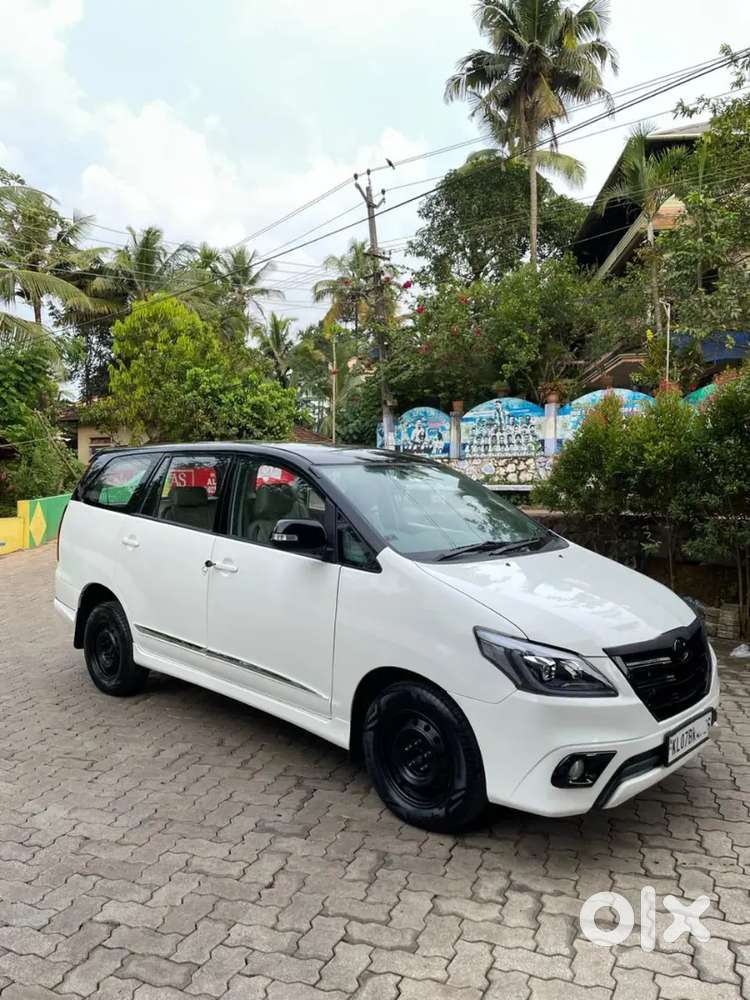 Toyota Innova 2011 Diesel 280000 Km Driven